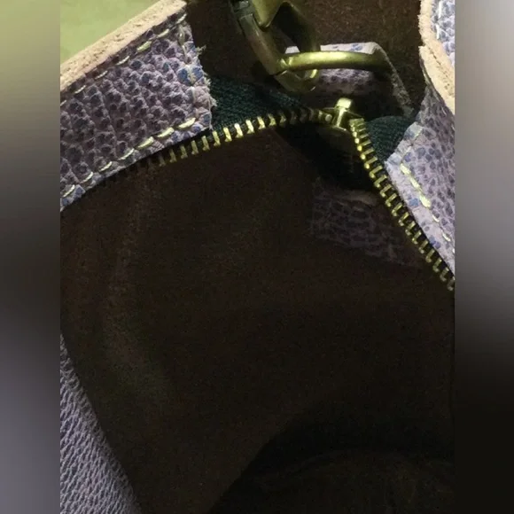 Portland Leather Goods Medium Crossbody Bag. Lilac - Picture 7 of 15